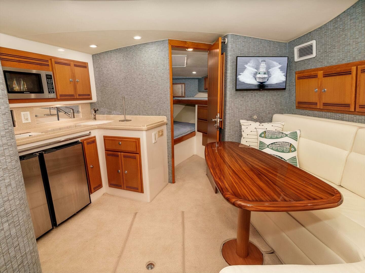 2008 Cabo 38 Express — photo 3