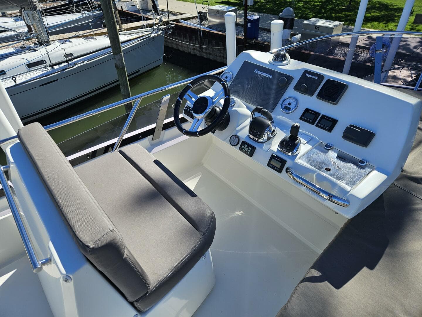 2018 Prestige 460 Flybridge — photo 26