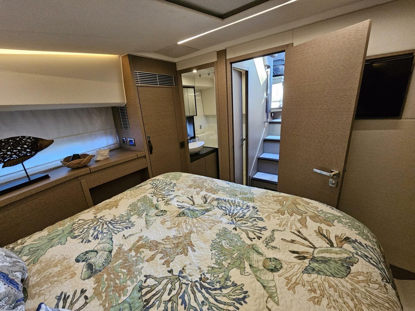 2018 Prestige 460 Flybridge — photo 16