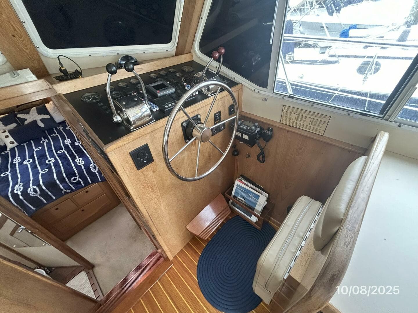 1994 Sabreline Sedan Flybridge — photo 48