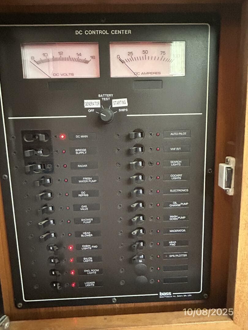 1994 Sabreline Sedan Flybridge — photo 63