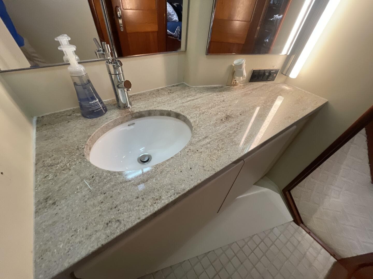 1993 Viking 50 — photo 69