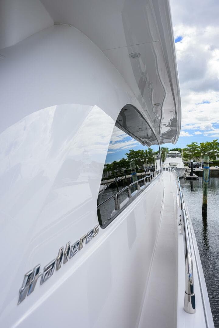 2009 Hatteras Enclosed Bridge — photo 45
