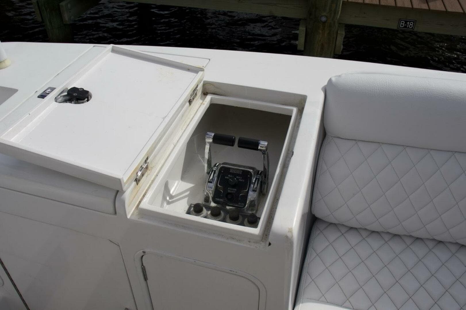 2002 Mckinna 57 Pilothouse — photo 12