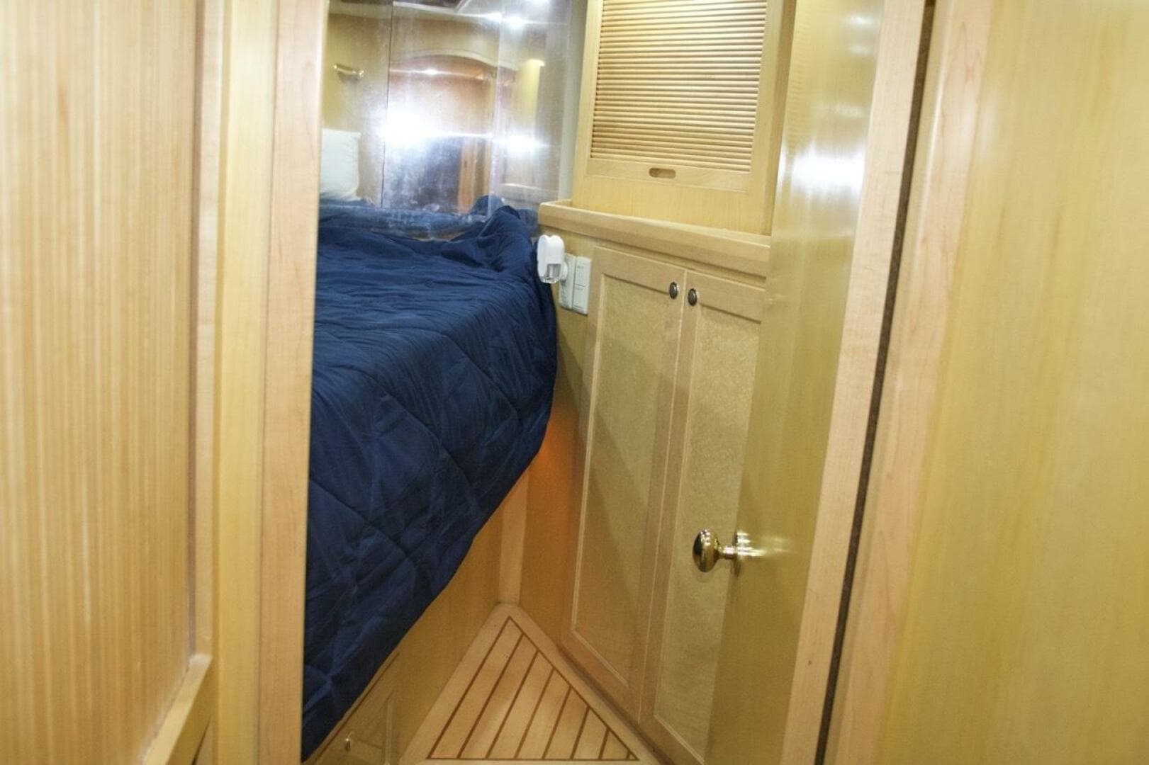 2002 Mckinna 57 Pilothouse — photo 60
