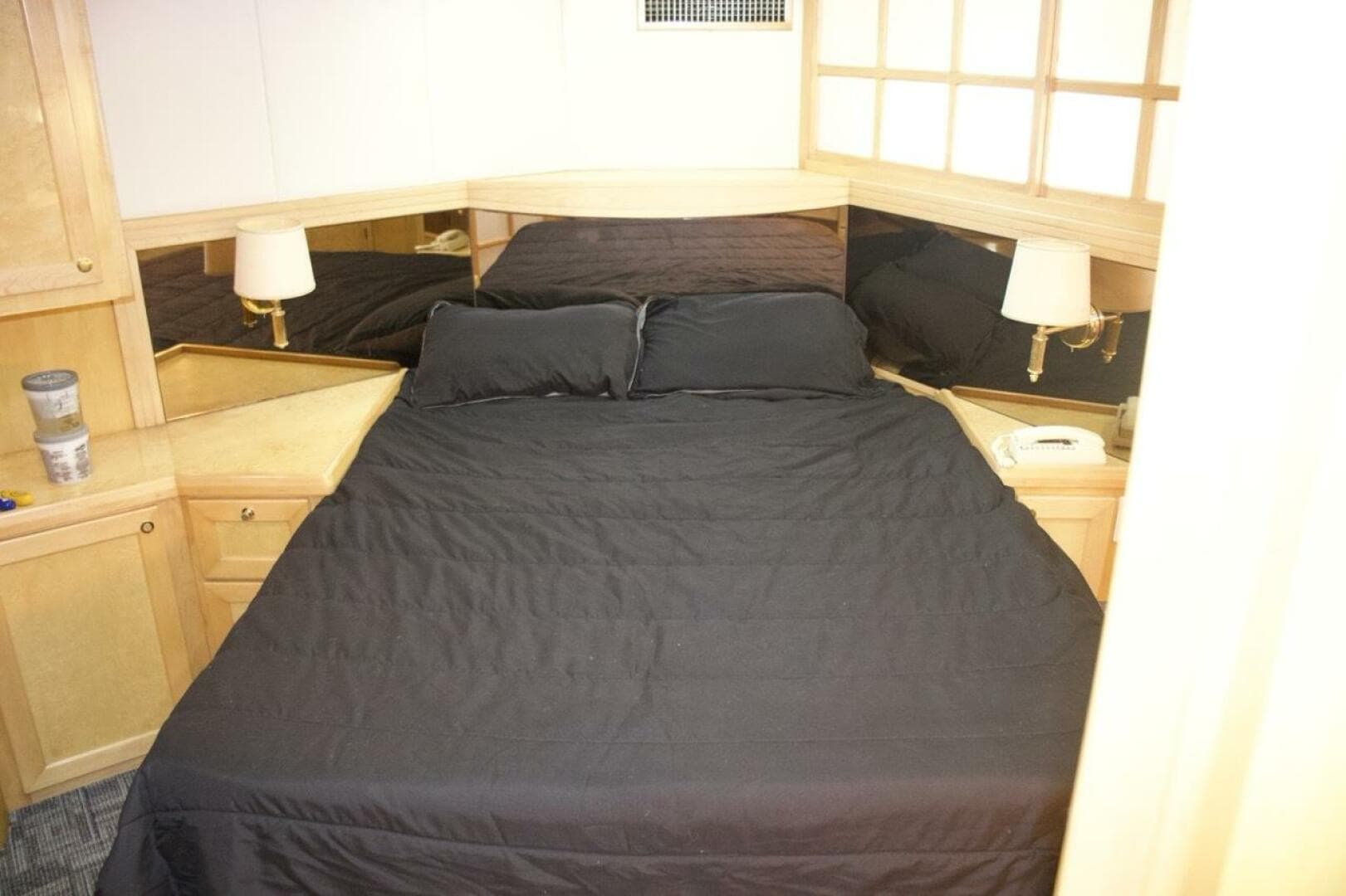 2002 Mckinna 57 Pilothouse — photo 48