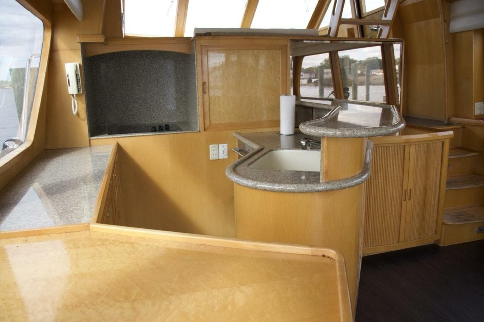 2002 Mckinna 57 Pilothouse — photo 32