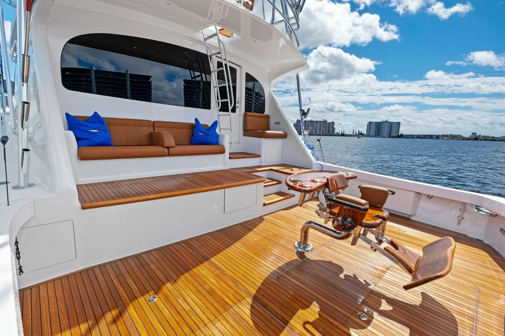 2012 Viking 82 Convertible — photo 66