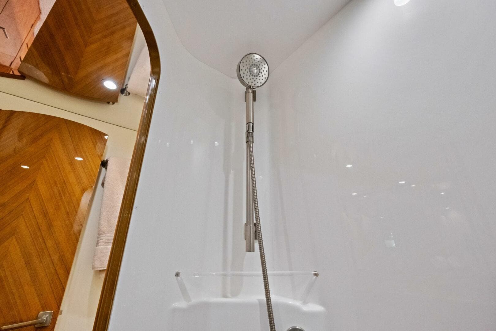 2012 Viking 82 Convertible — photo 30