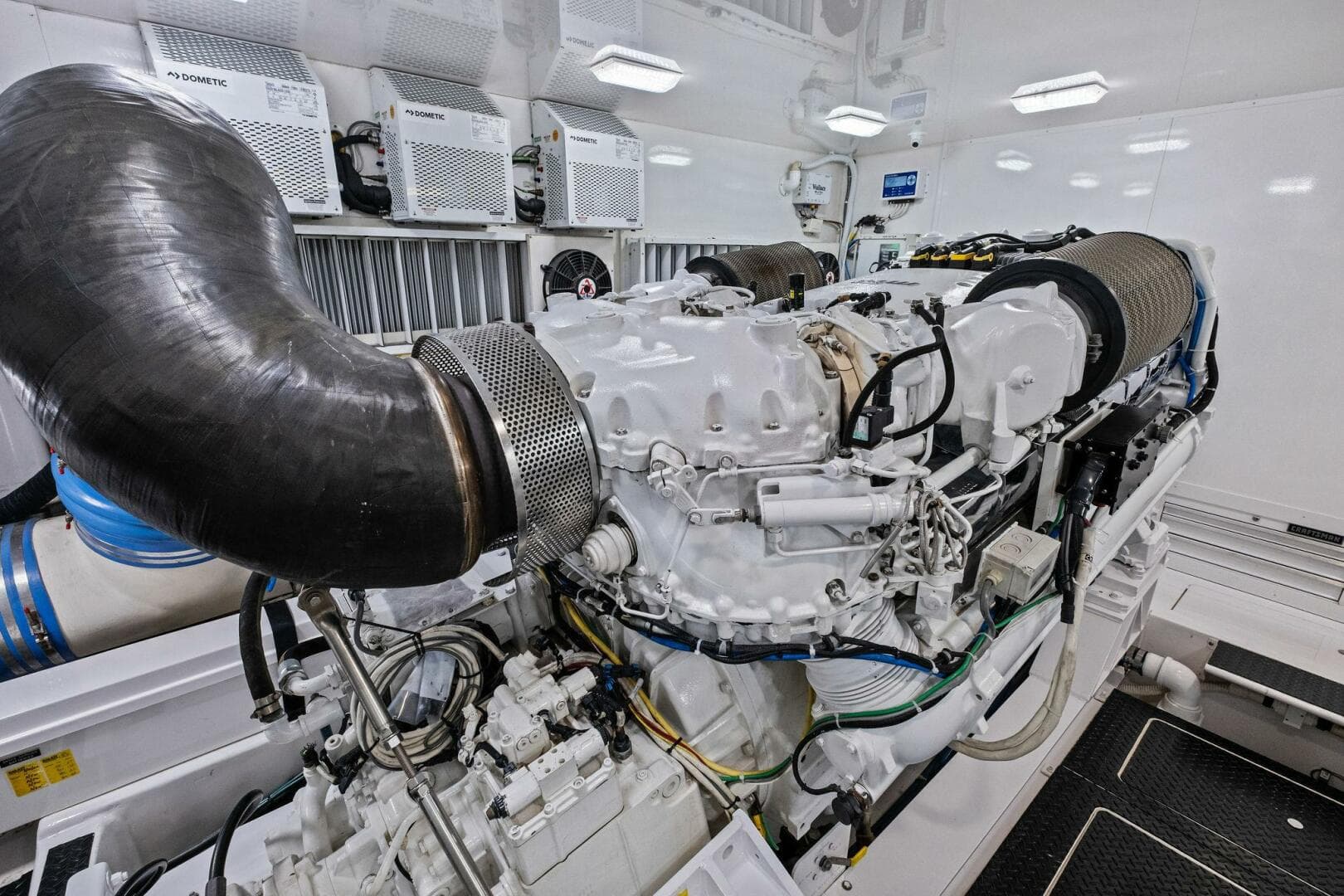 2012 Viking 82 Convertible — photo 96