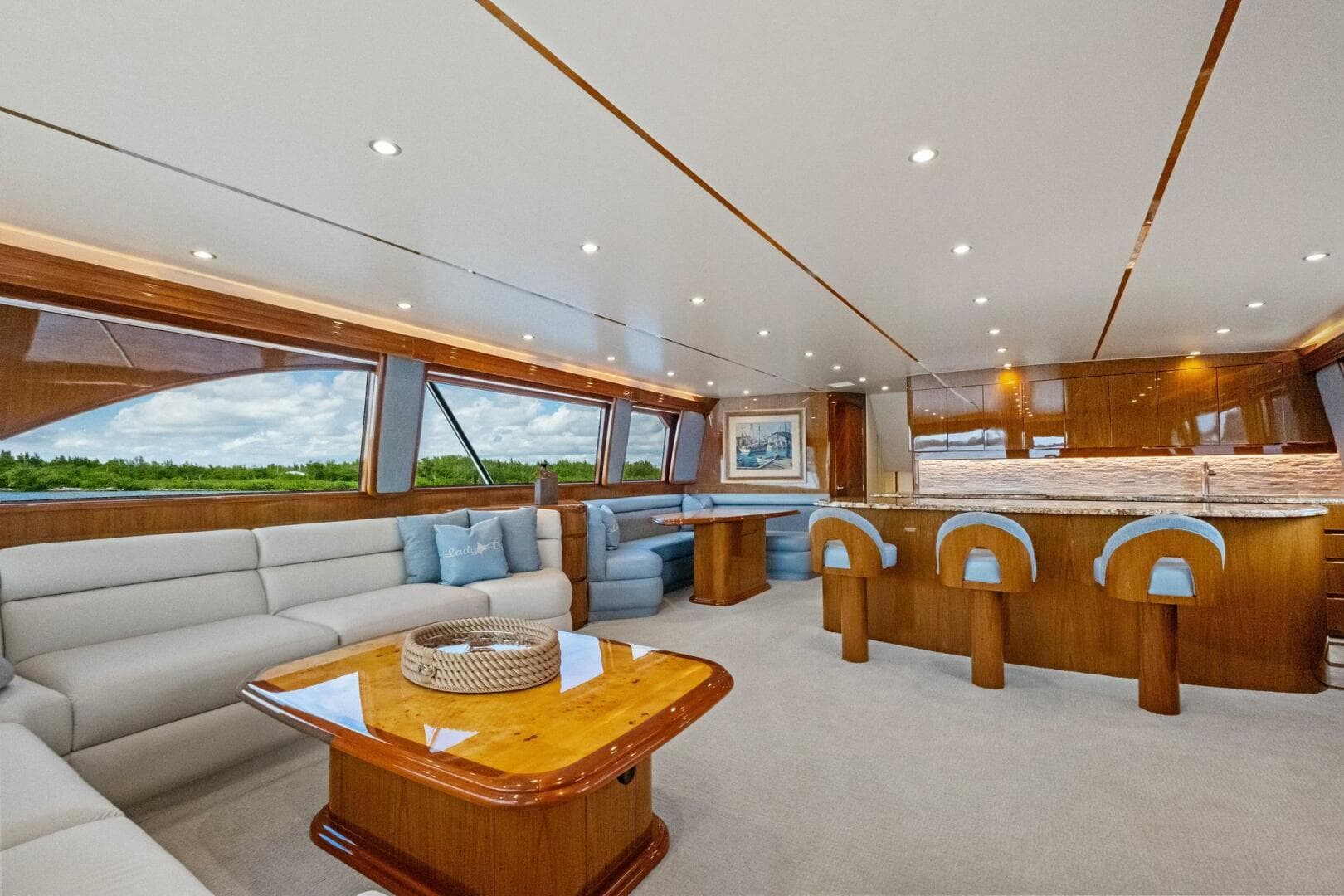 2012 Viking 82 Convertible — photo 3