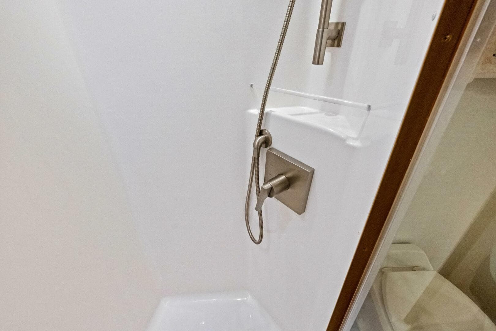 2012 Viking 82 Convertible — photo 39