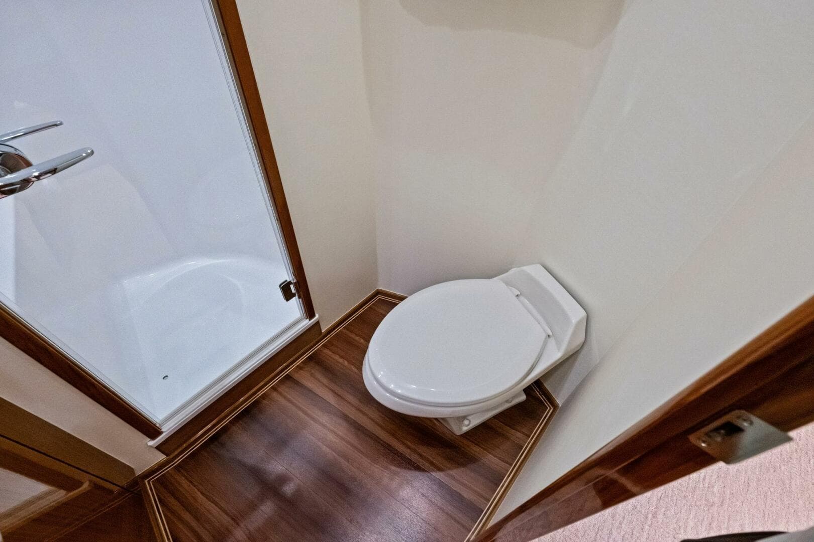 2012 Viking 82 Convertible — photo 45