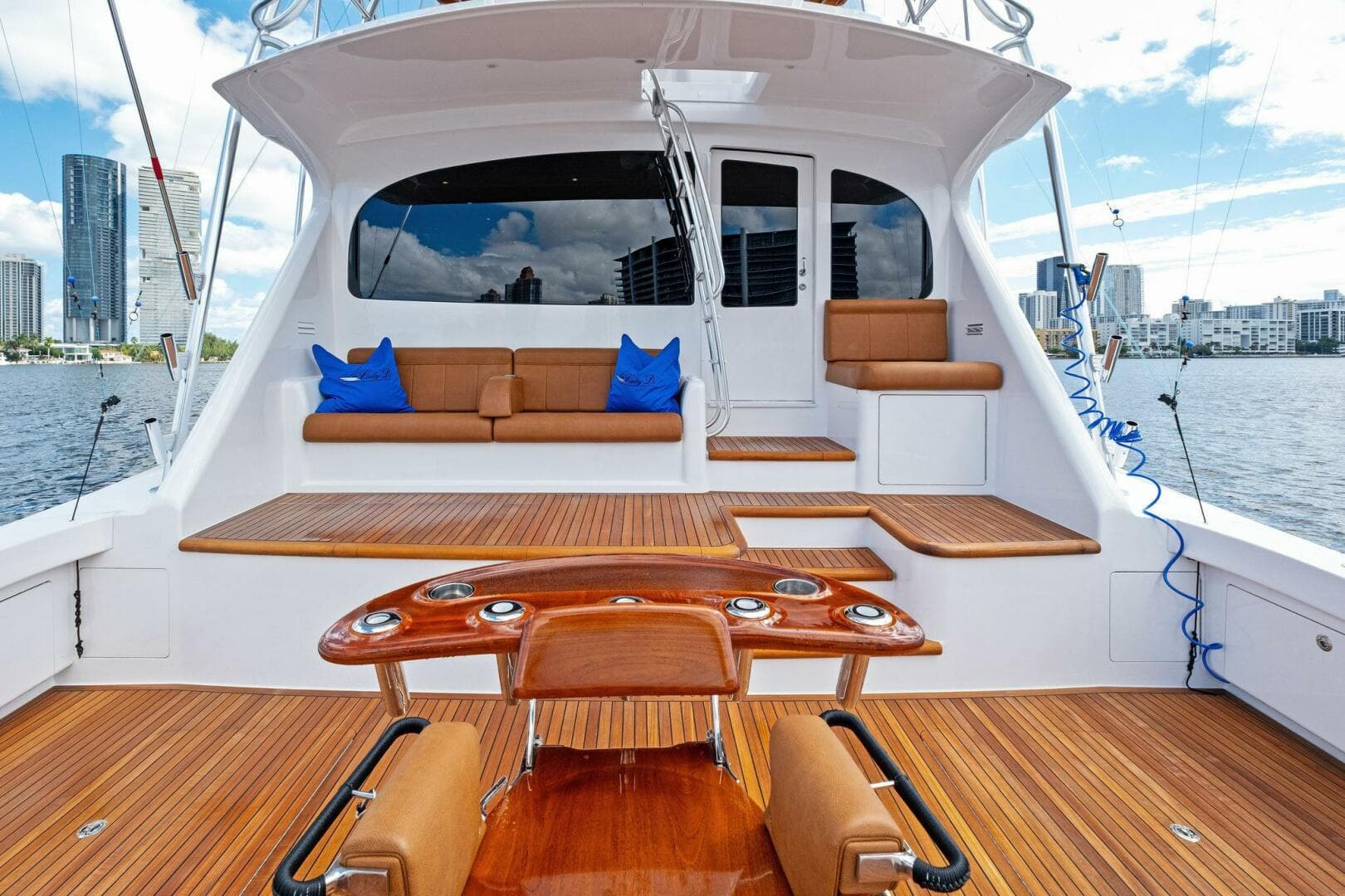 2012 Viking 82 Convertible — photo 64