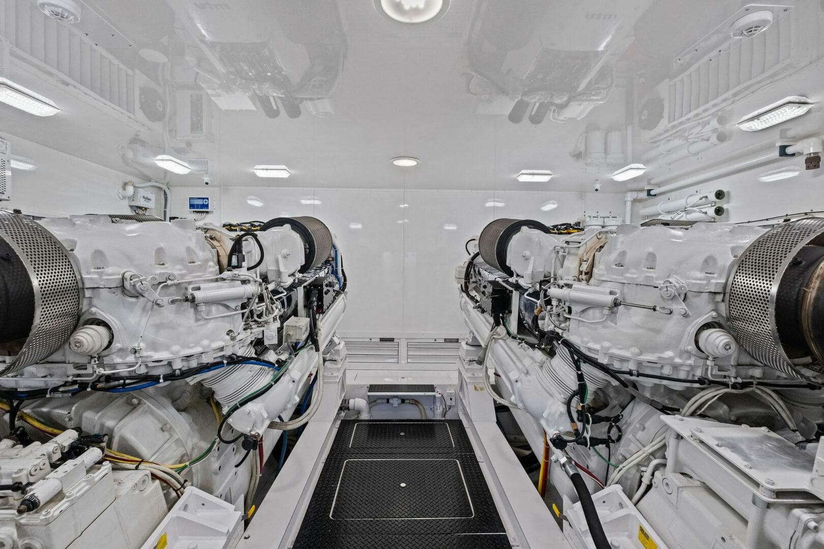 2012 Viking 82 Convertible — photo 94