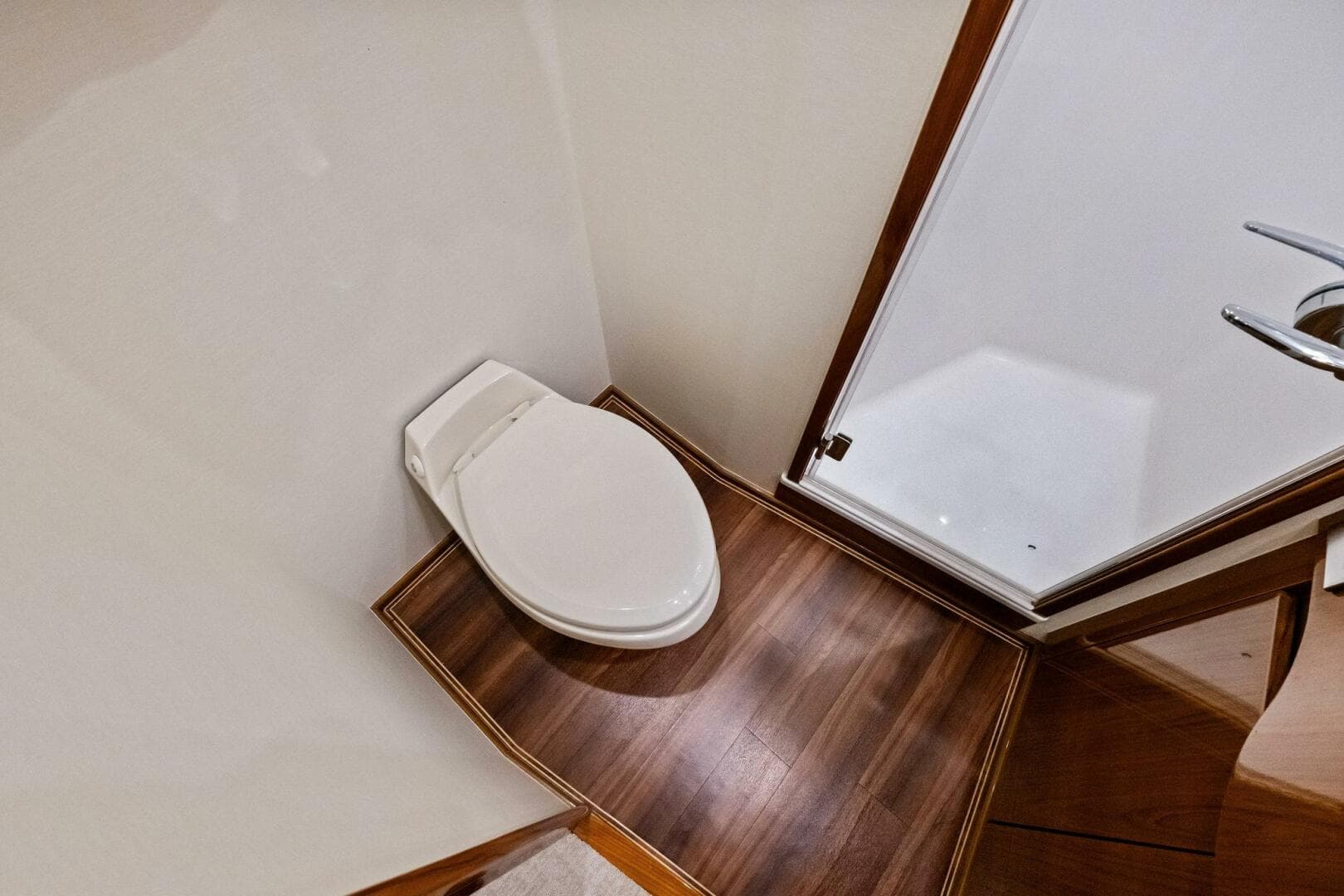 2012 Viking 82 Convertible — photo 51