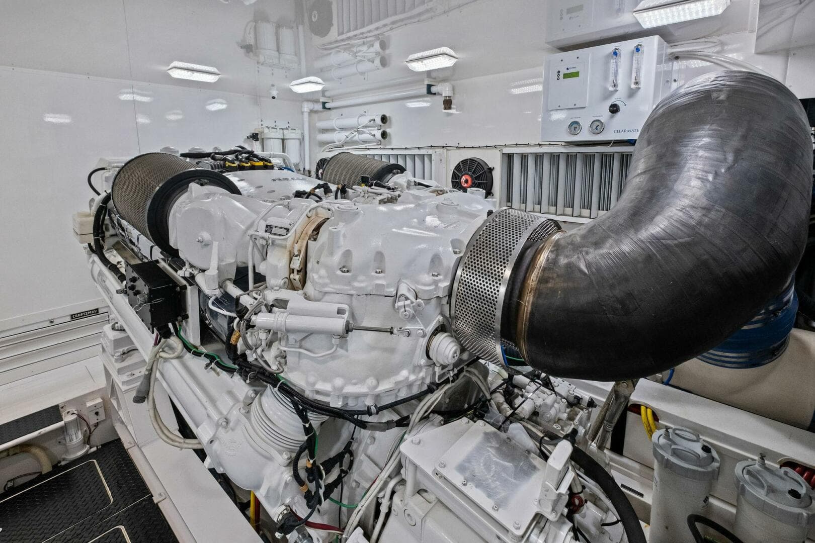 2012 Viking 82 Convertible — photo 95