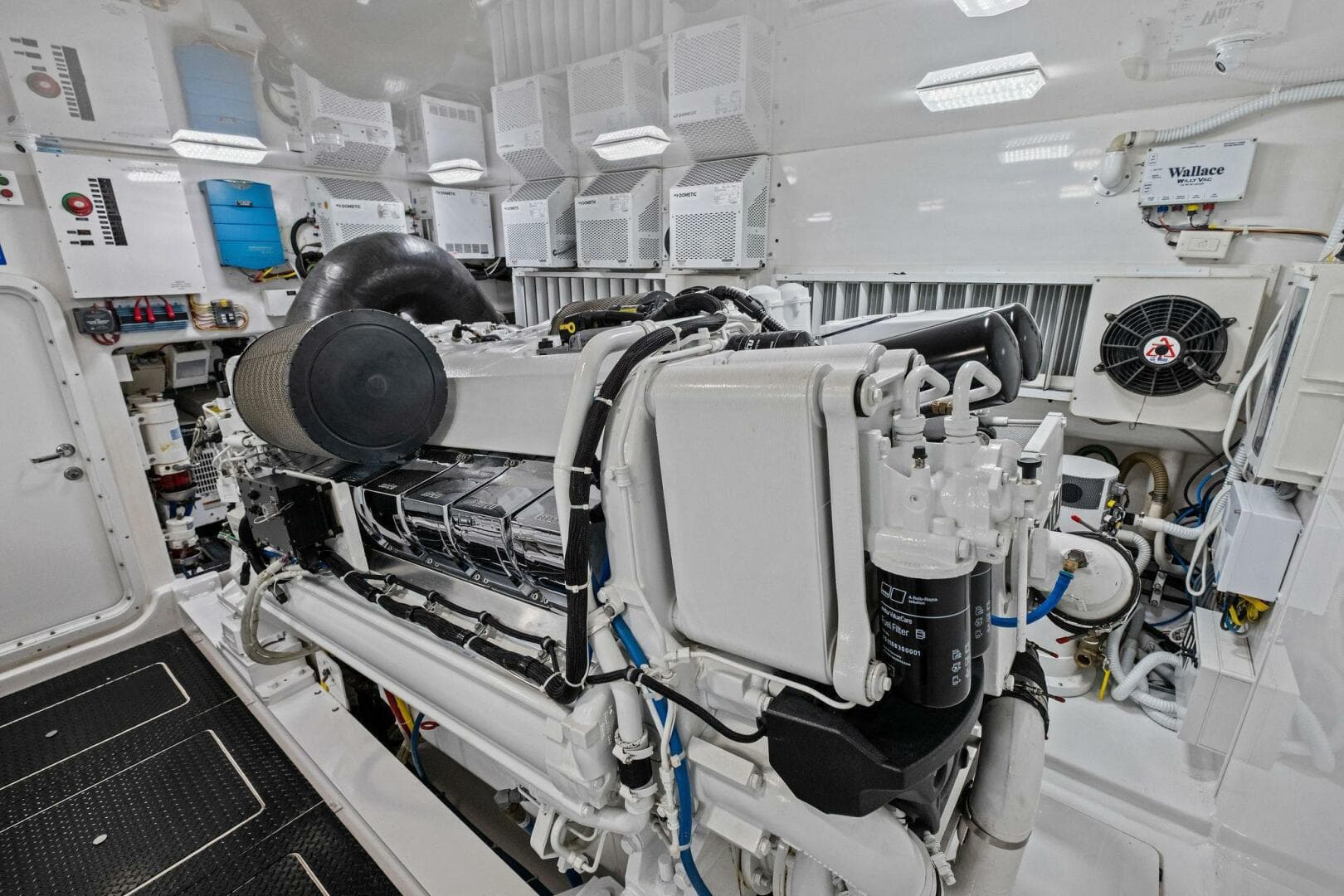 2012 Viking 82 Convertible — photo 101