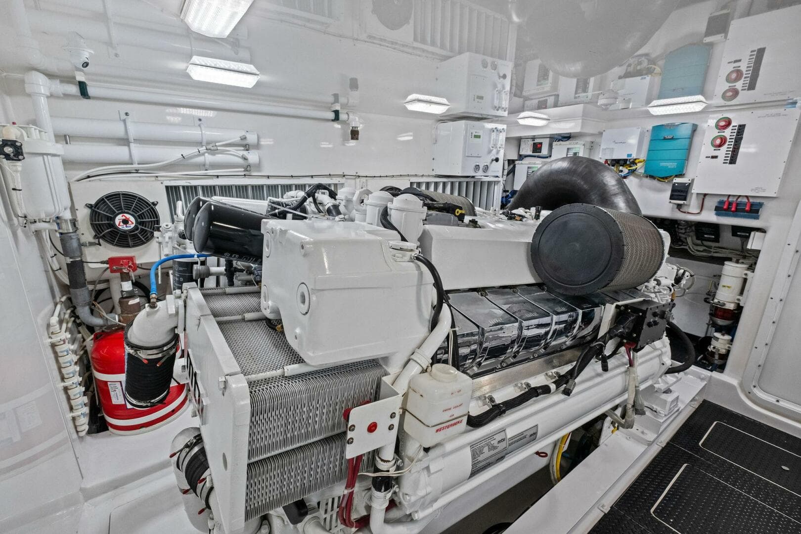 2012 Viking 82 Convertible — photo 100