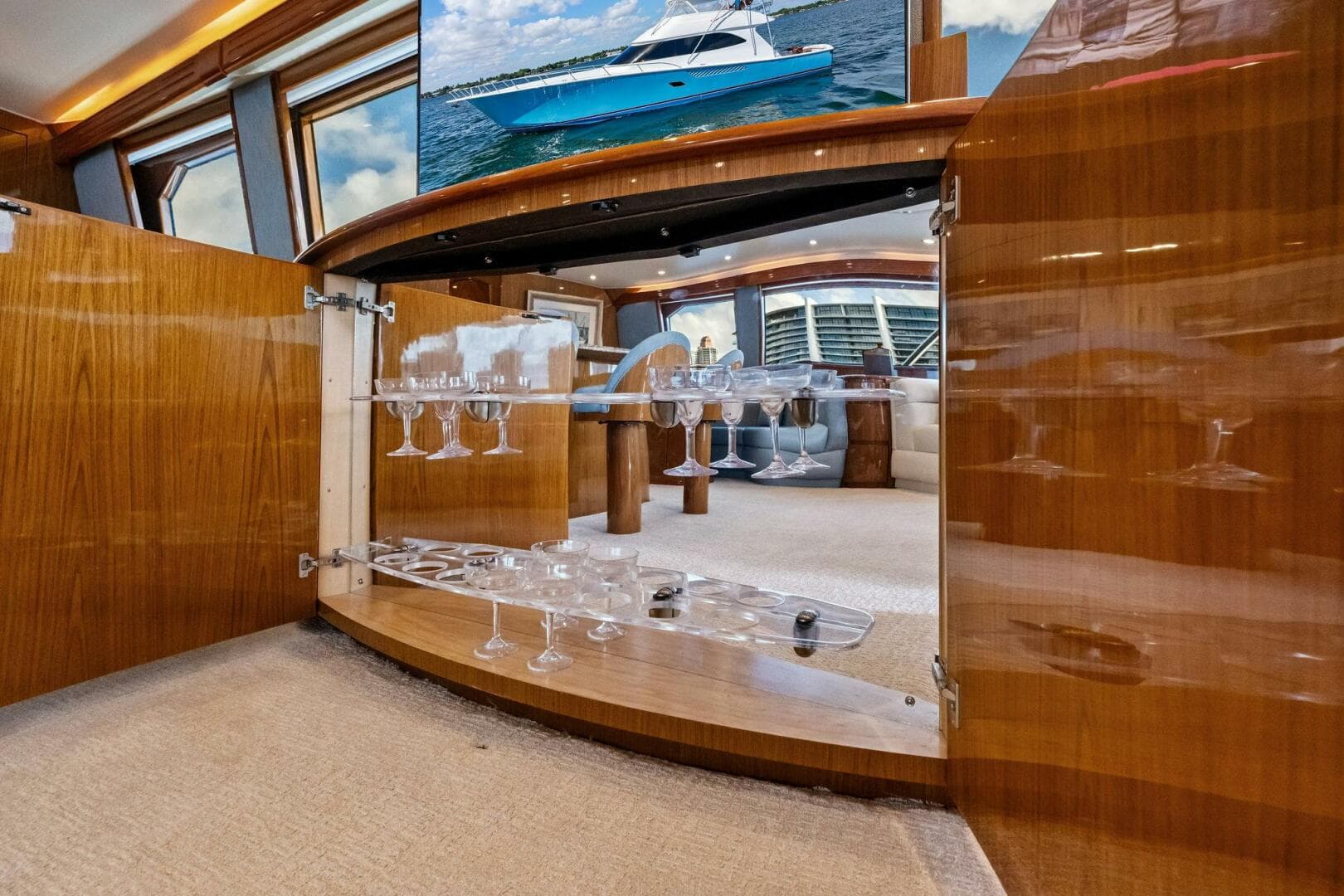 2012 Viking 82 Convertible — photo 16