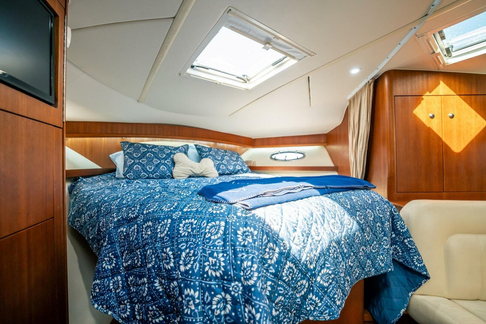 2005 Tiara Yachts 3200 Open — photo 19