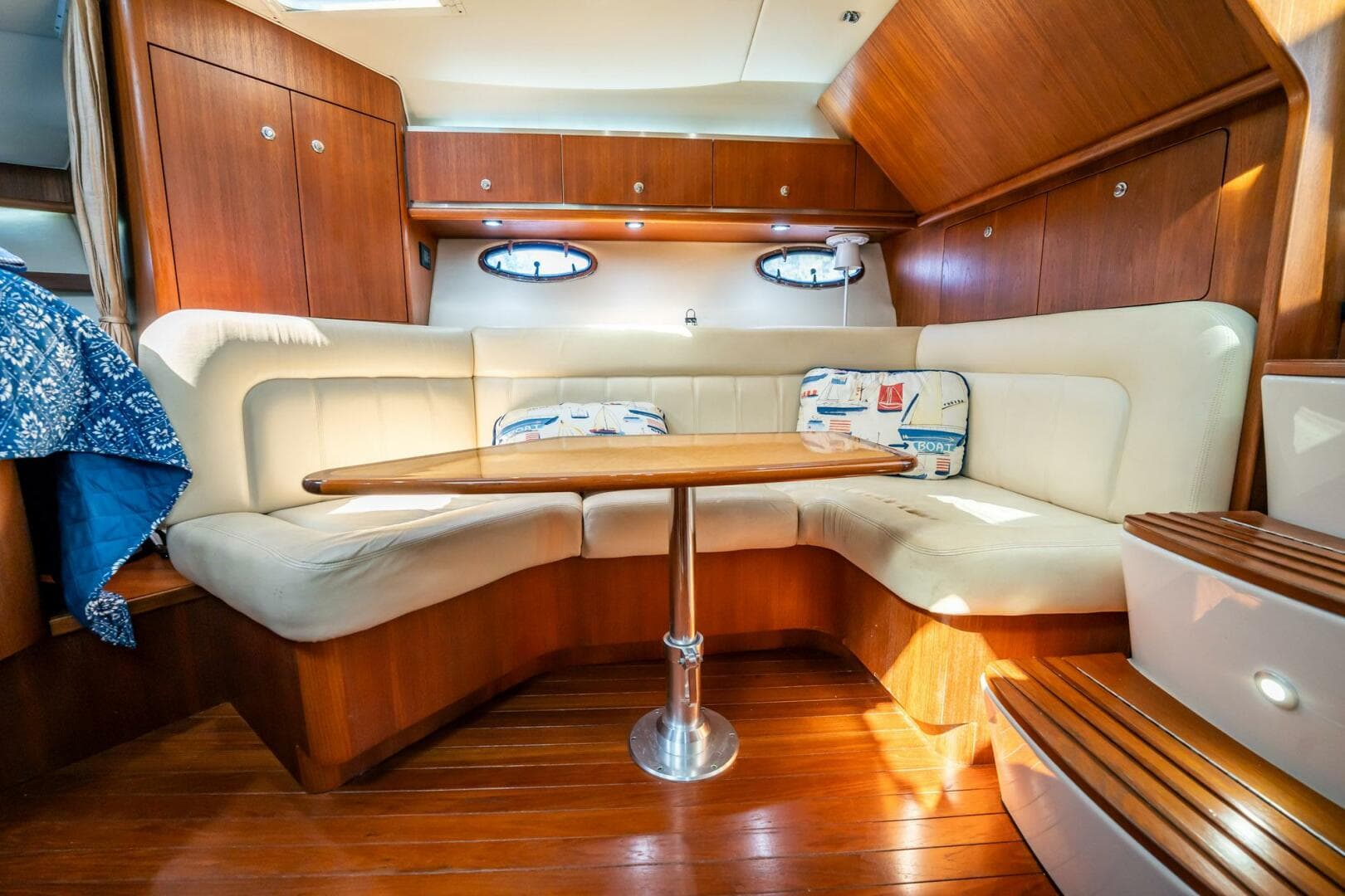 2005 Tiara Yachts 3200 Open — photo 9