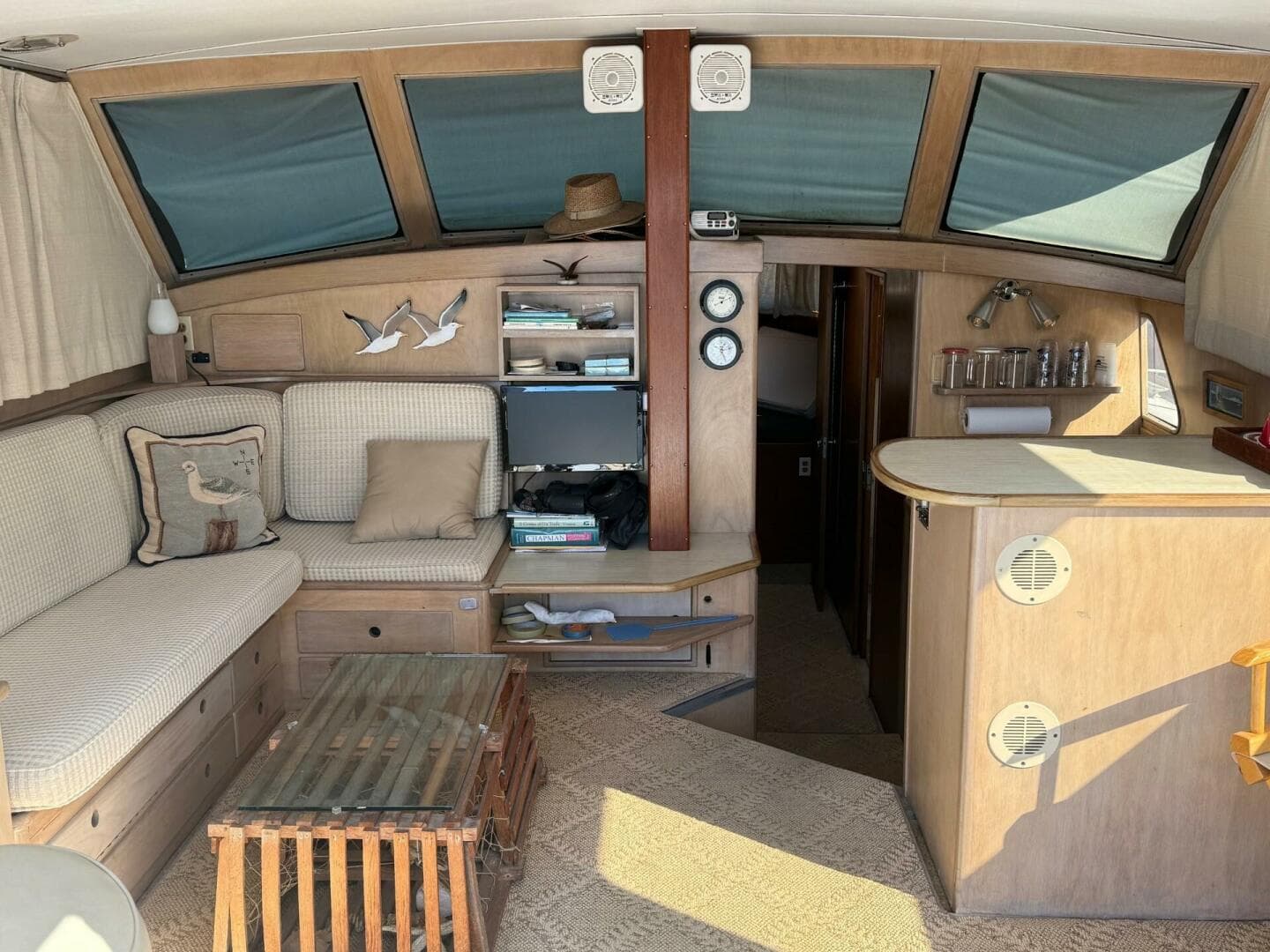 1967 Custom 42’ Flybridge Cruiser — photo 21