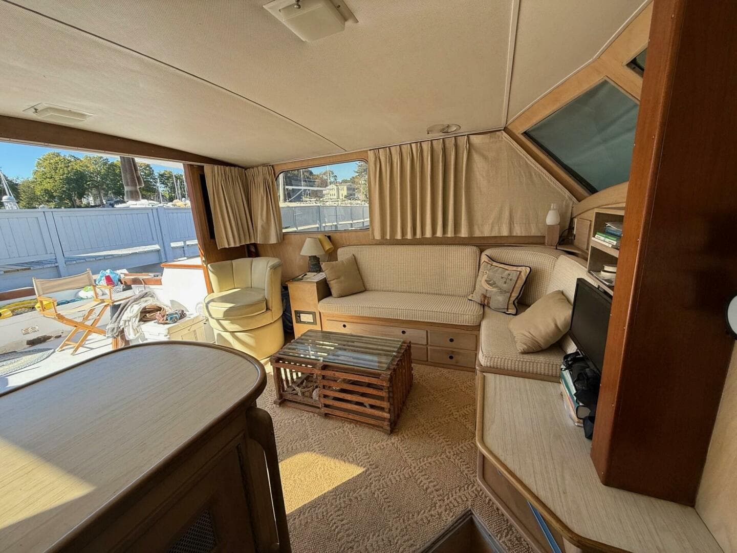 1967 Custom 42’ Flybridge Cruiser — photo 24