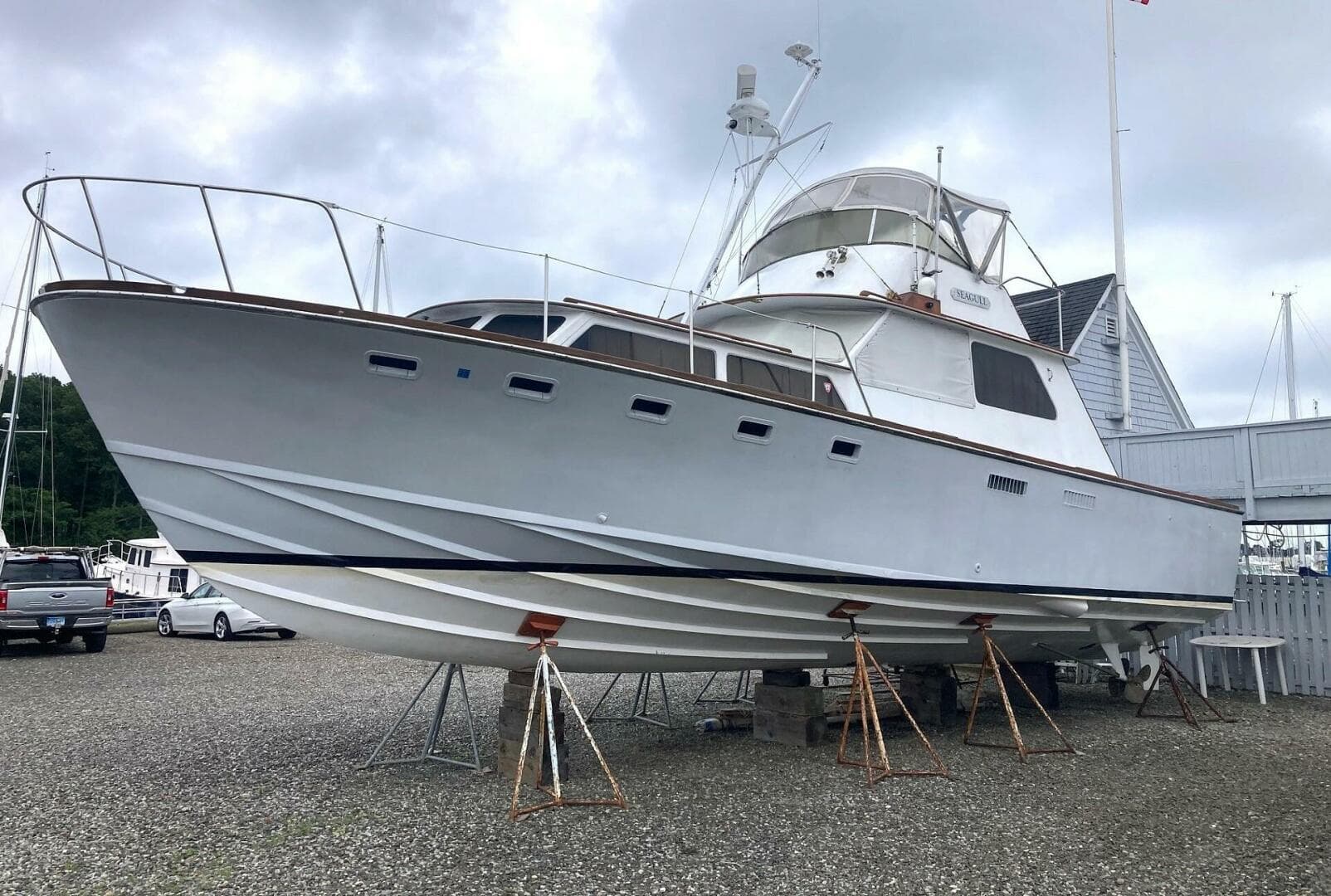 1967 Custom 42’ Flybridge Cruiser — photo 5