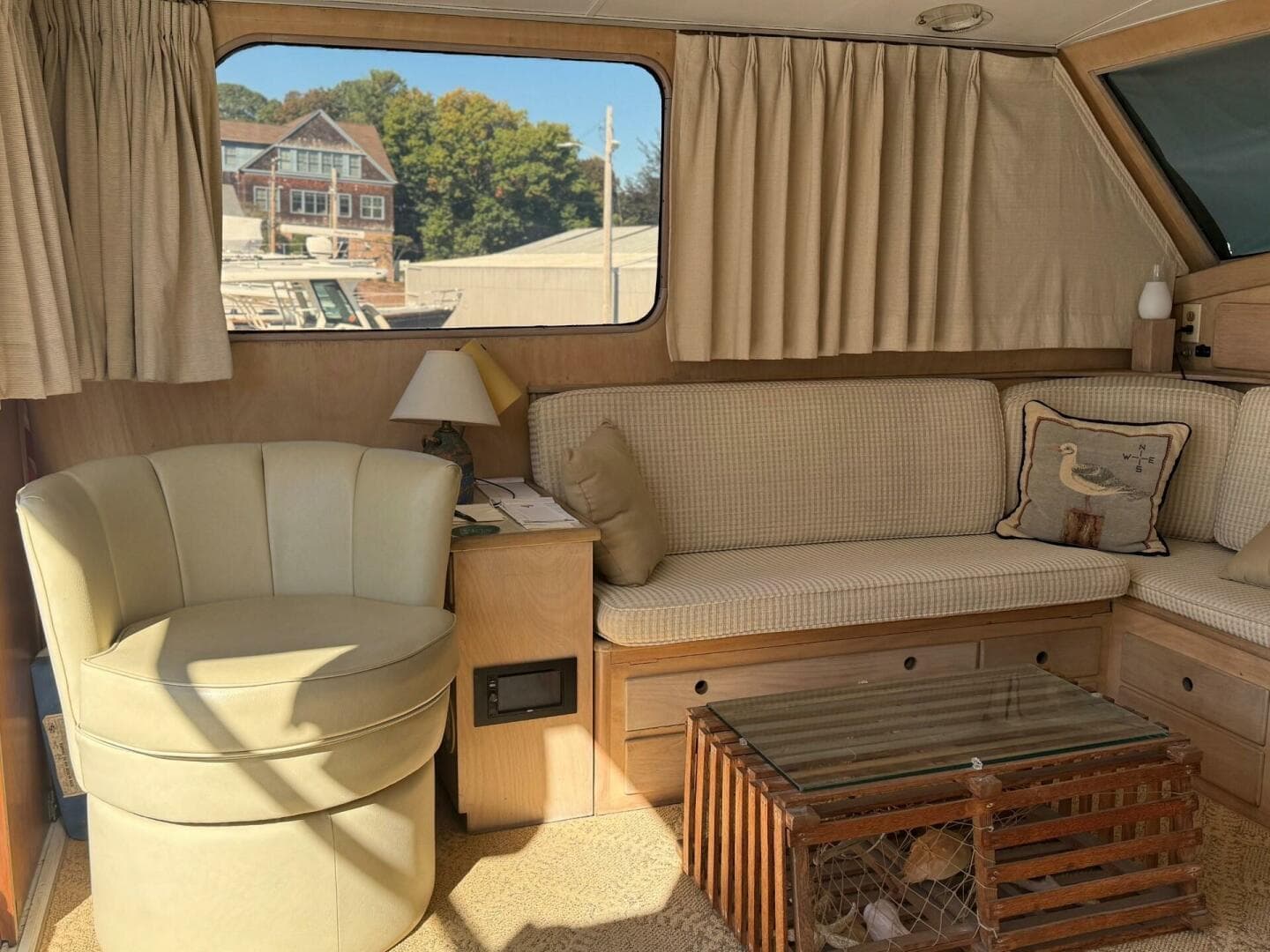 1967 Custom 42’ Flybridge Cruiser — photo 23