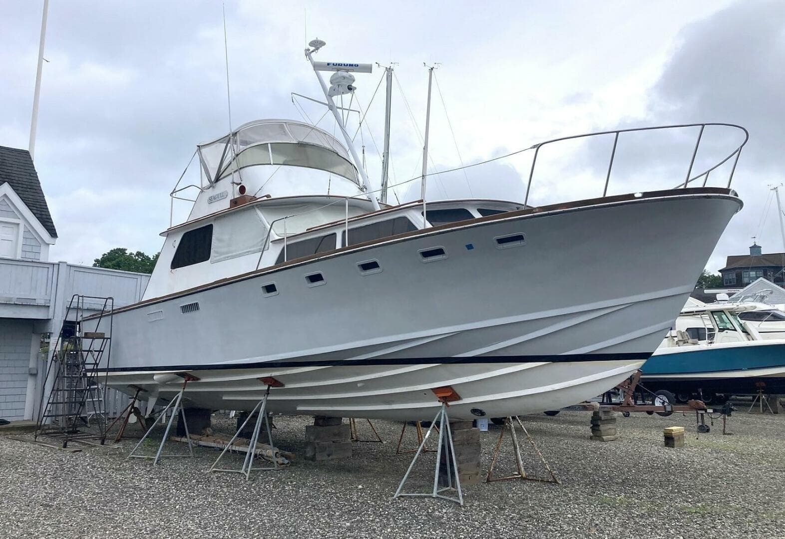 1967 Custom 42’ Flybridge Cruiser — photo 4