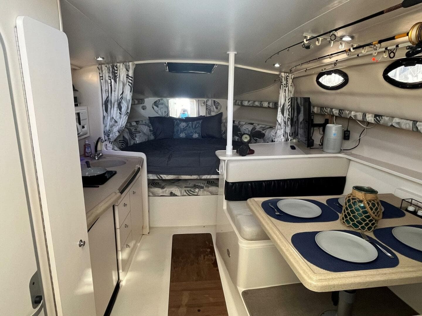2001 Wellcraft 330 Coastal — photo 13