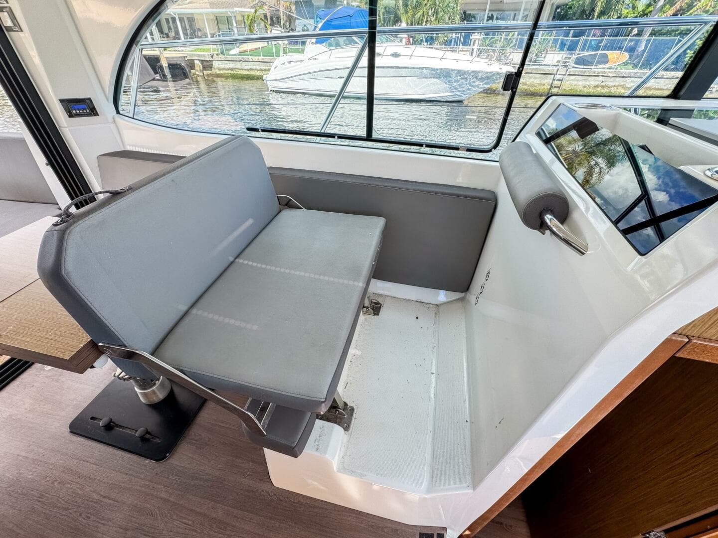 2022 Beneteau Antares 11 — photo 11