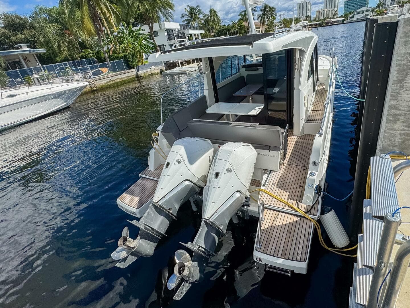 2022 Beneteau Antares 11 — photo 2