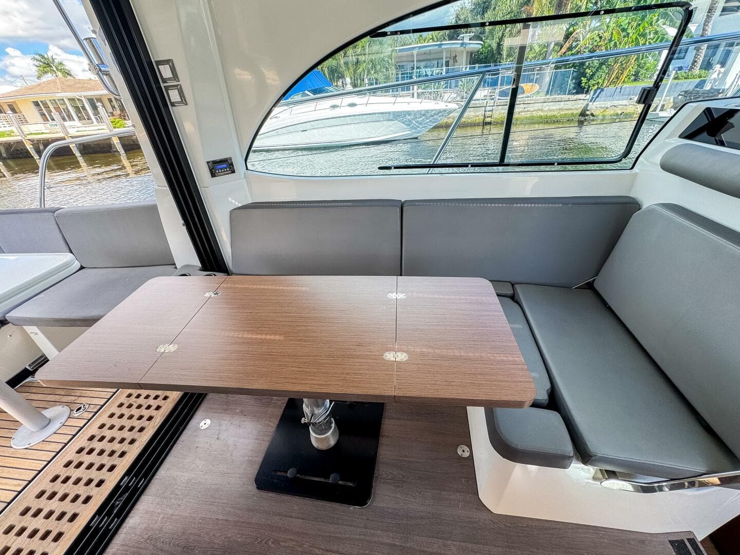 2022 Beneteau Antares 11 — photo 9