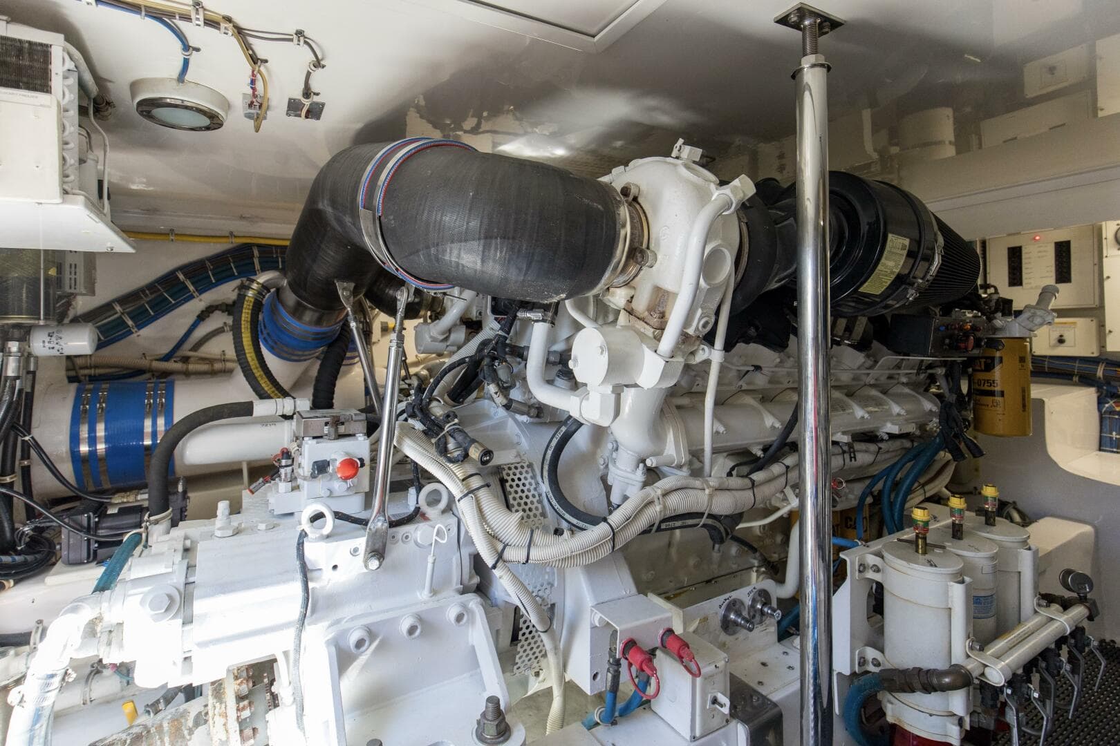 2008 Hatteras 60 Convertible — photo 43