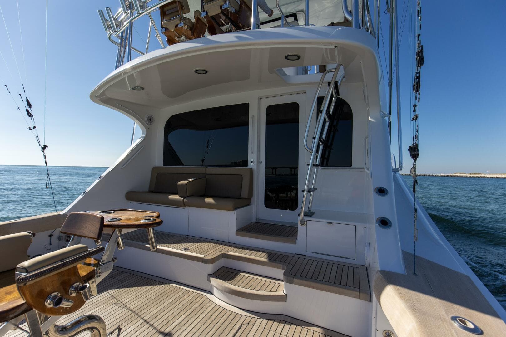 2008 Hatteras 60 Convertible — photo 4