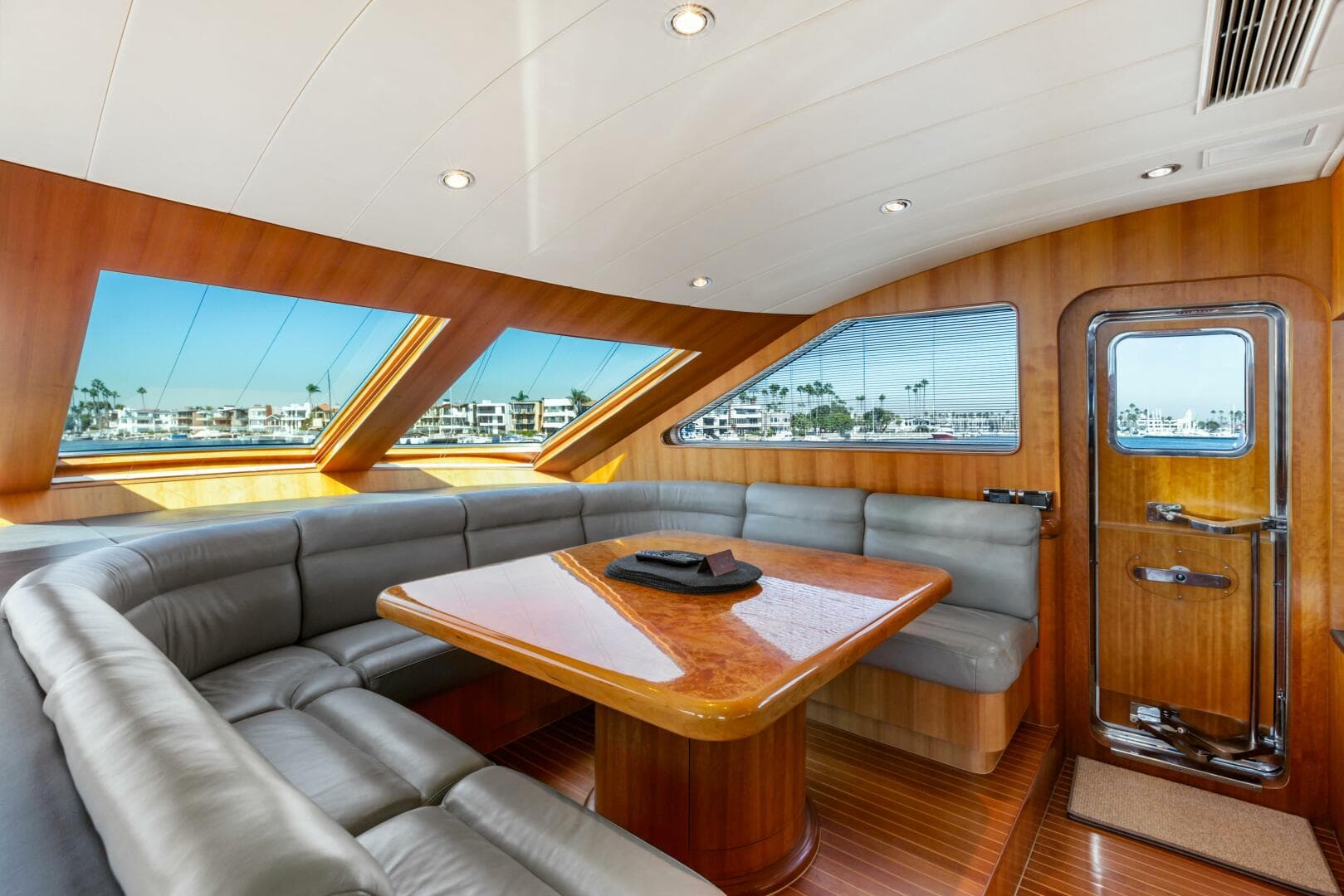 2005 Horizon Custom — photo 49