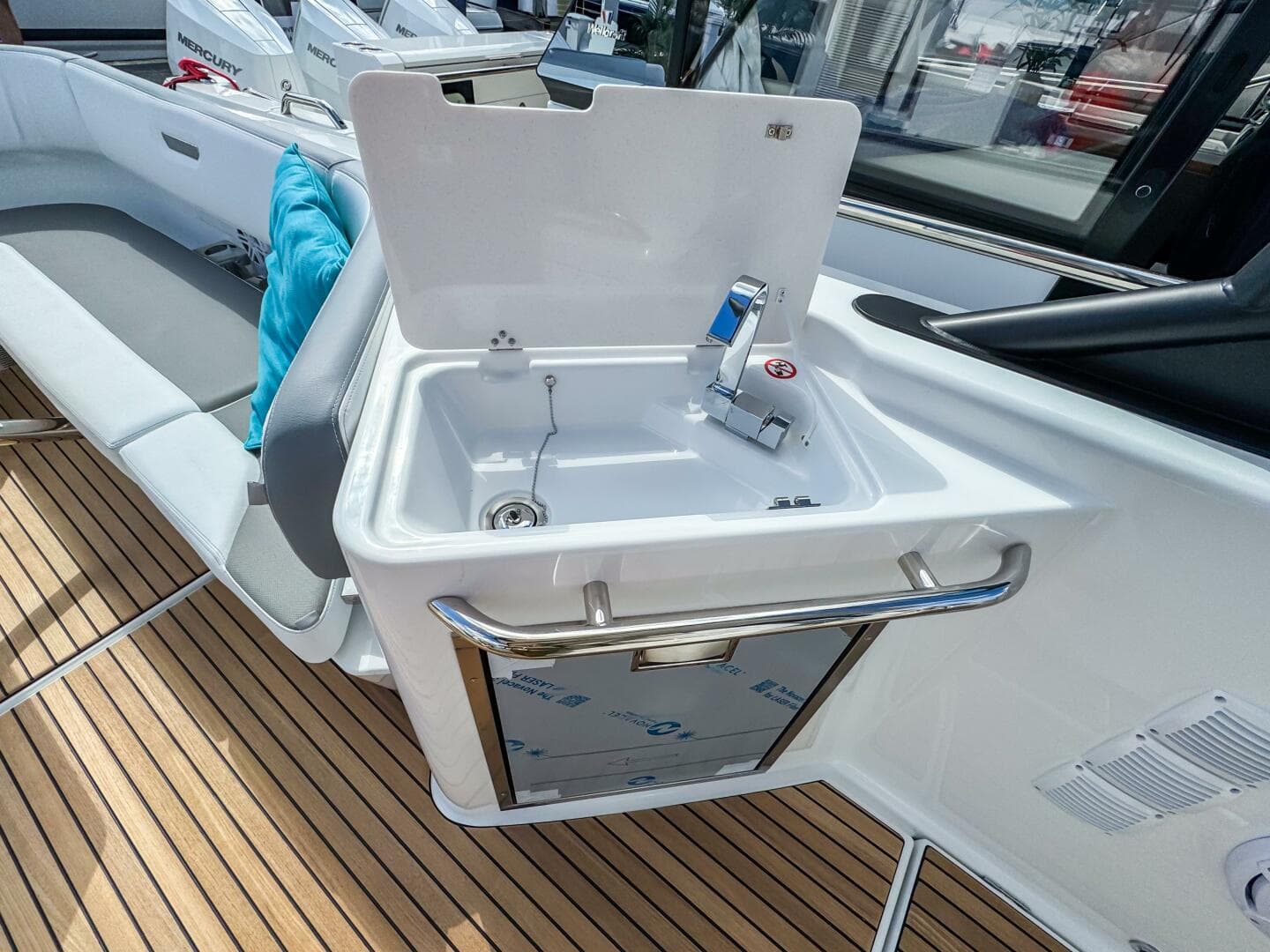 2026 Wellcraft 38 T-Top — photo 14