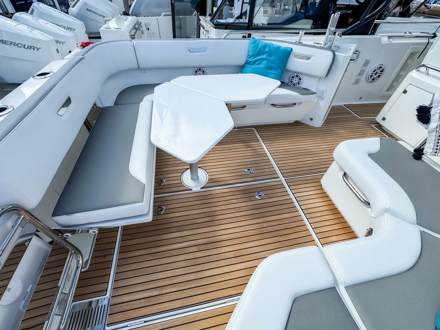 2026 Wellcraft 38 T-Top — photo 11