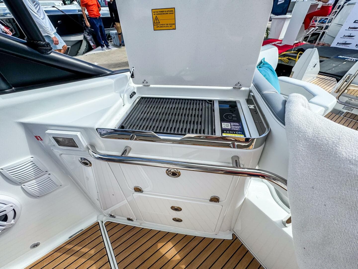 2026 Wellcraft 38 T-Top — photo 16