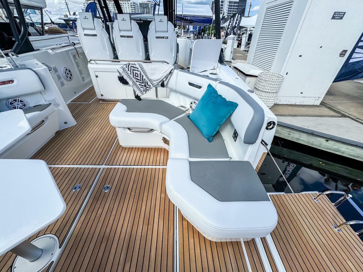 2026 Wellcraft 38 T-Top — photo 12