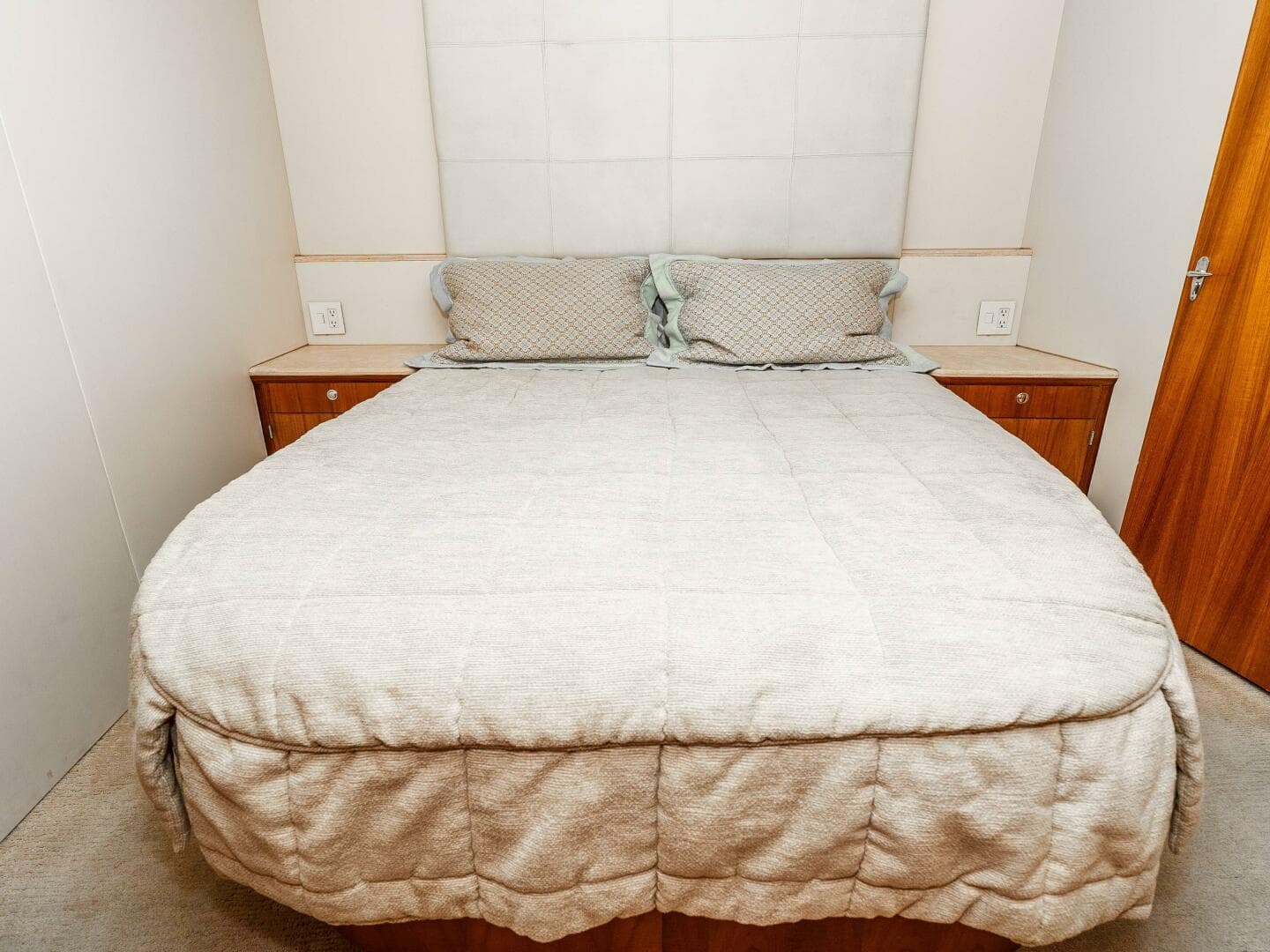 1981 Merritt 55 Convertible — photo 15