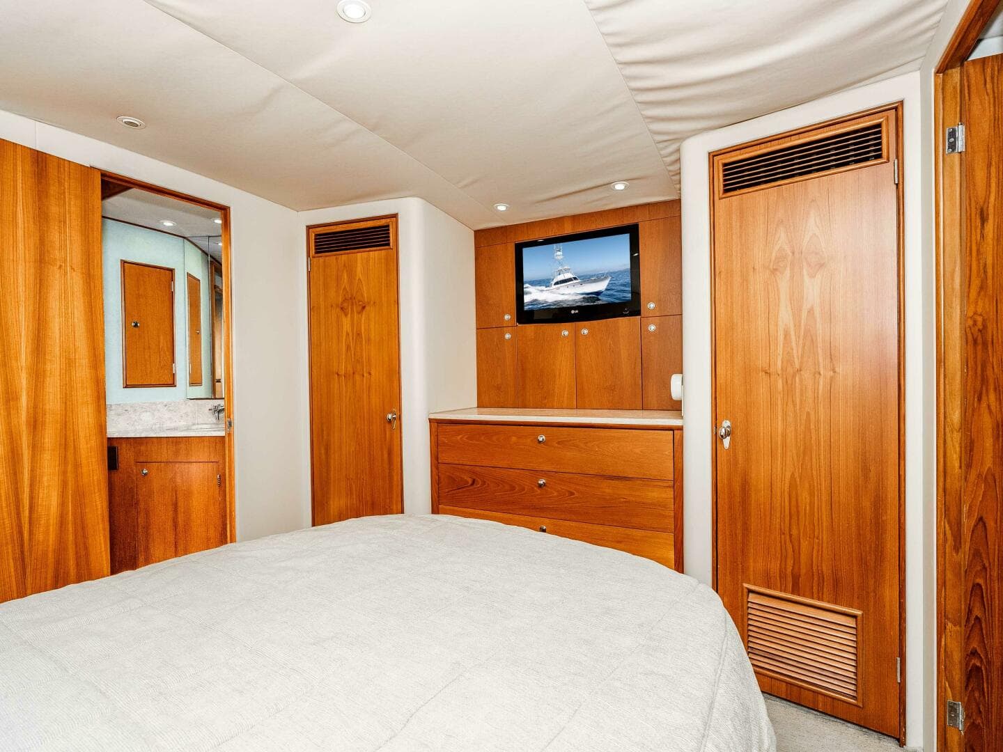 1981 Merritt 55 Convertible — photo 16