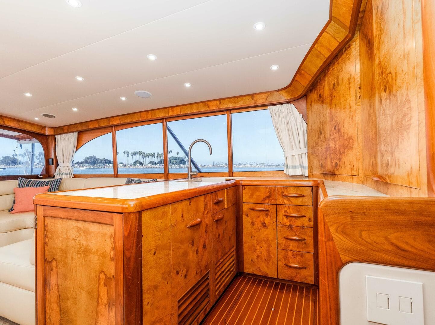 1981 Merritt 55 Convertible — photo 12