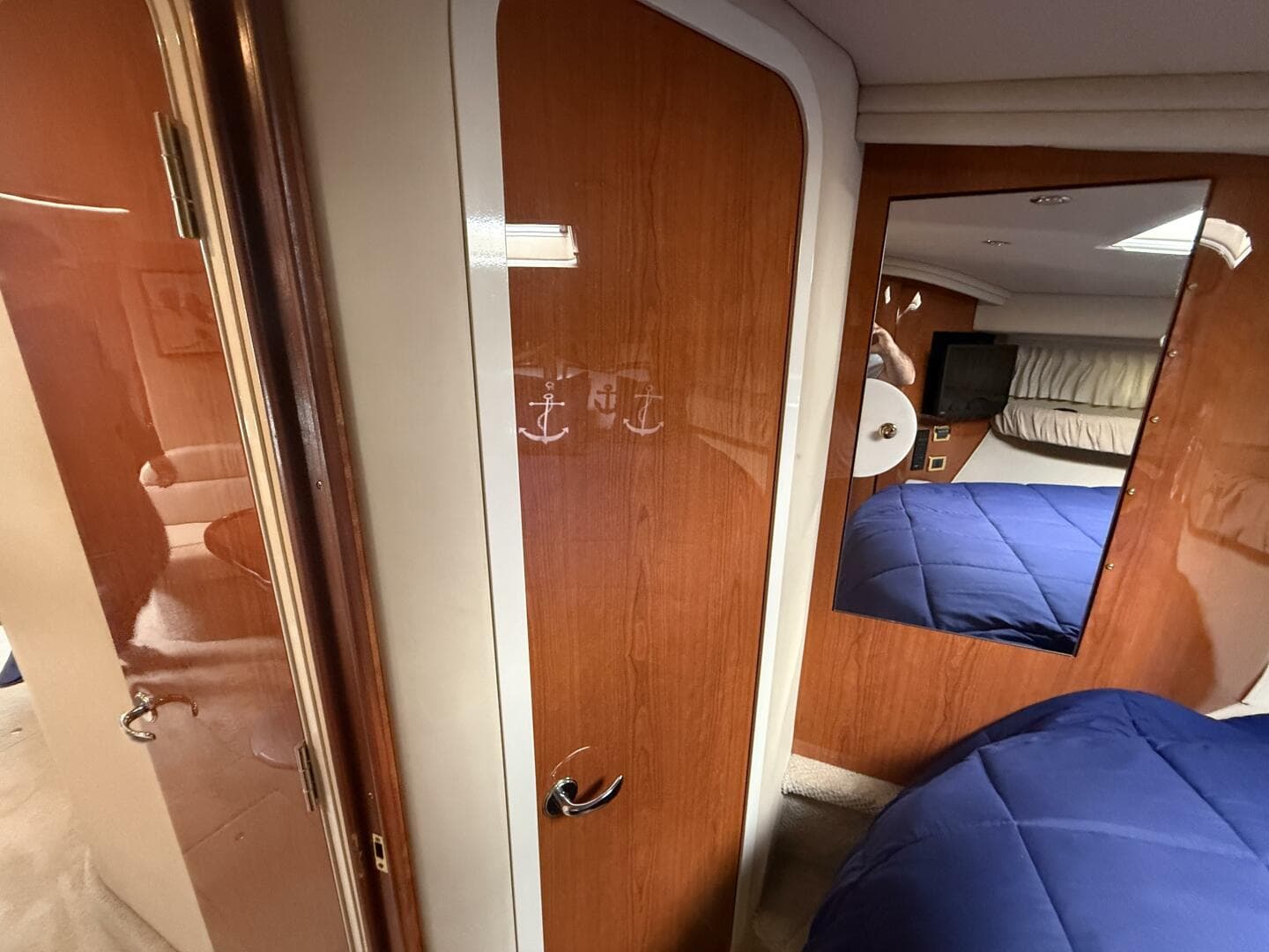 2001 Sea Ray 410 Sundancer — photo 14