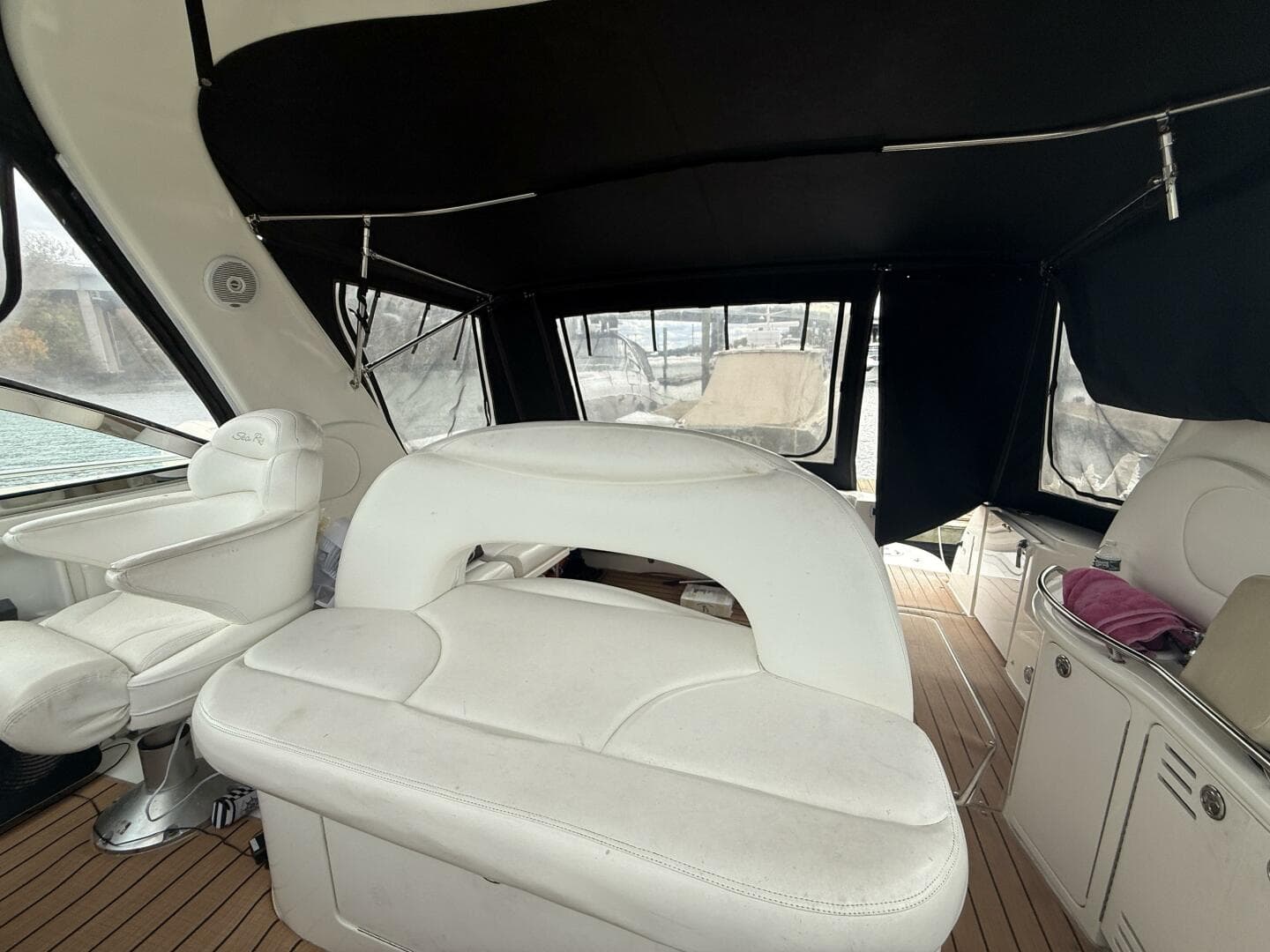 2001 Sea Ray 410 Sundancer — photo 6