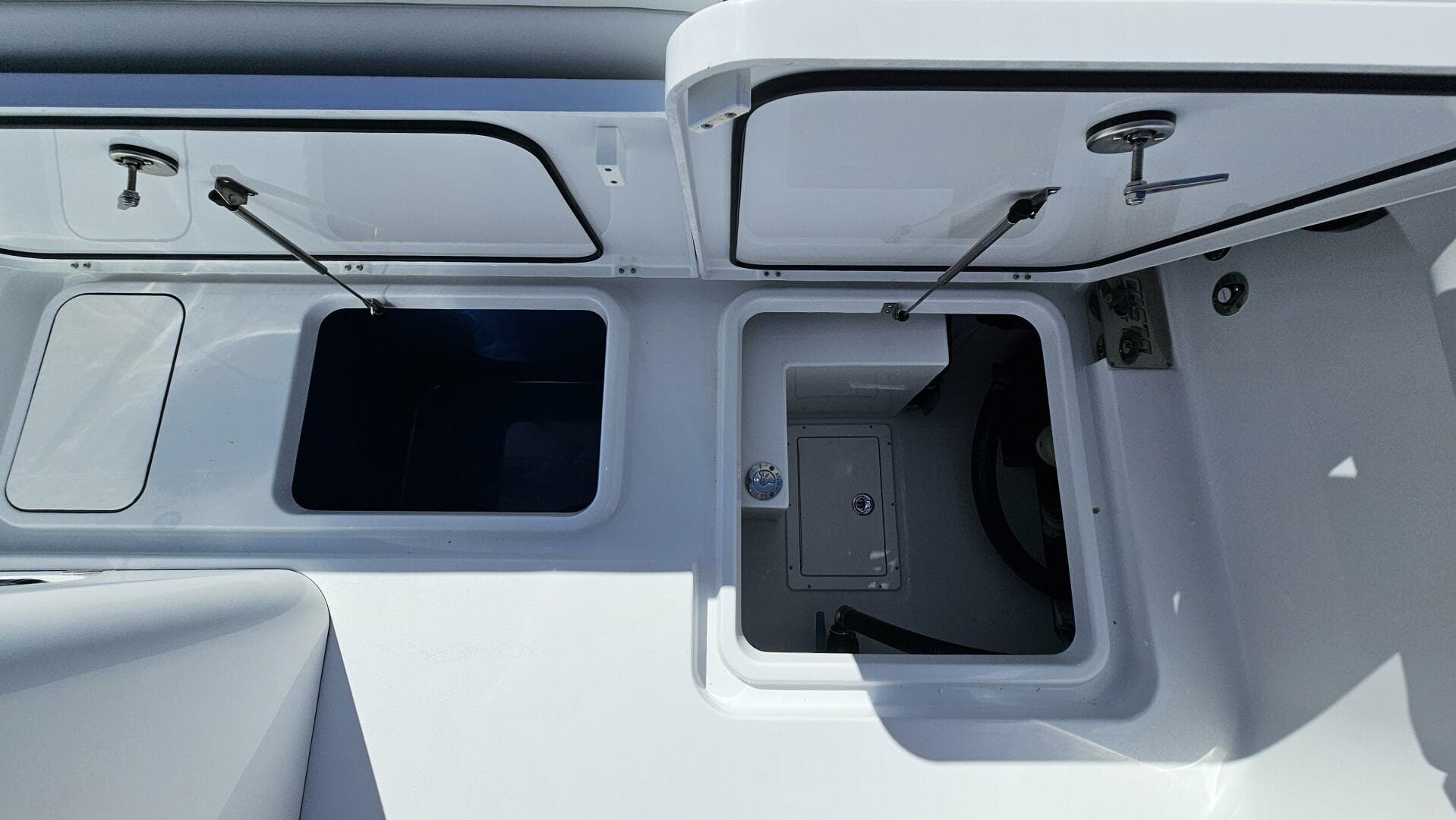 2025 Costa Custom 34 SV — photo 54