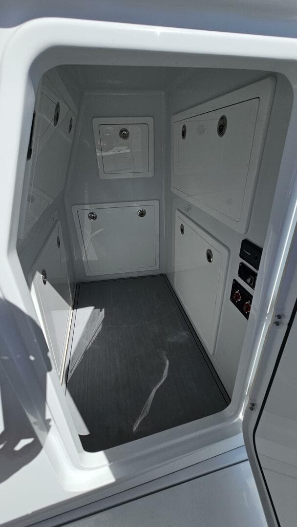 2025 Costa Custom 34 SV — photo 24