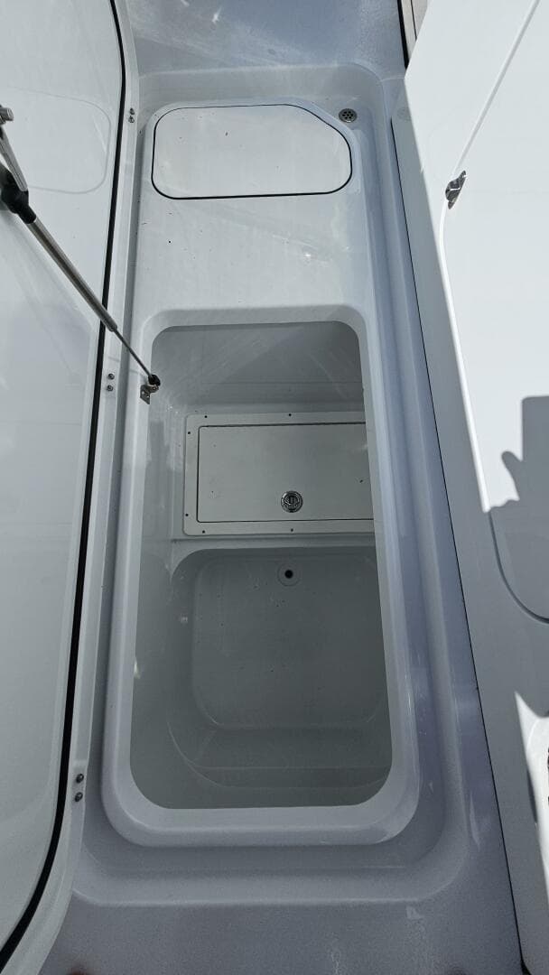 2025 Costa Custom 34 SV — photo 23